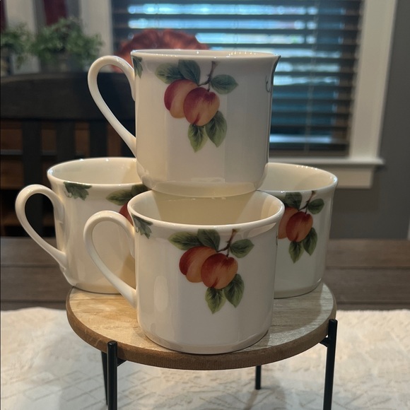 Vintage Royal Doulton “Vintage Grape” Retired Pattern Set of 4 Cups 1994-2004 - Picture 3 of 10